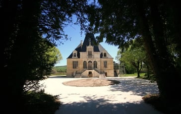 Visite des caves, de la cuisine et du parc d'une maison de maîtres de forge du XIXème siècle
