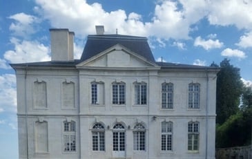 Flânez dans un parc historique du XVIIIe siècle