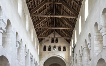 Visite guidée d'une superbe église romane et des travaux de restauration prévus