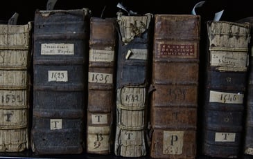 Dans les coulisses du catalogage des livres anciens de la médiathèque