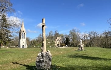 Découverte du Parc Sainte-Marie avec son carillon et sa réplique de la grotte de Lourdes.