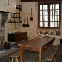 Visite guidée d'un auditoire de 1561 et de ses cachots
