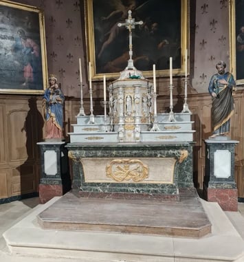 Venez découvrir le chœur restauré d'une église du XIIᵉ siècle