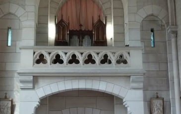 Visitez une église édifiée entre 1880 et 1884, et découvrez son orgue