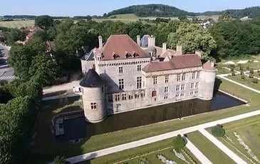 Levez les yeux au Château du Pailly !